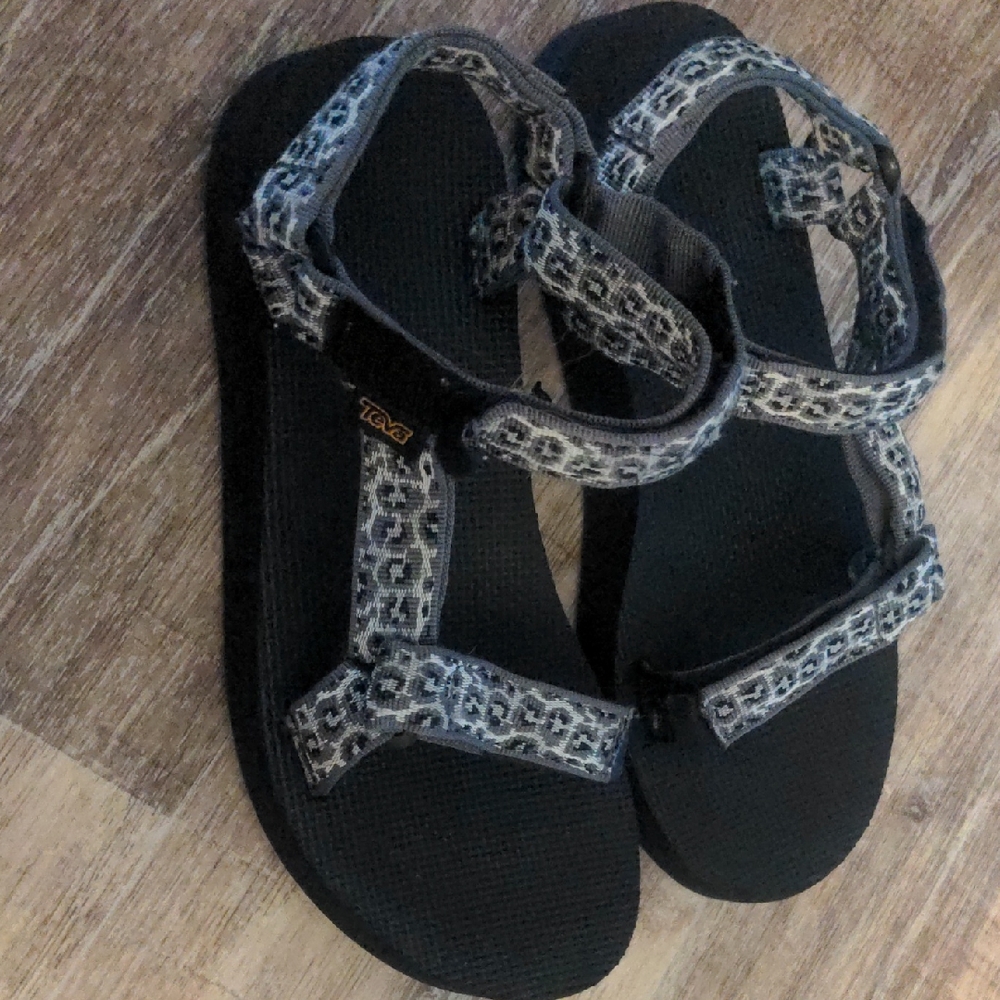 Teva Black and Gray Patterned Sandals